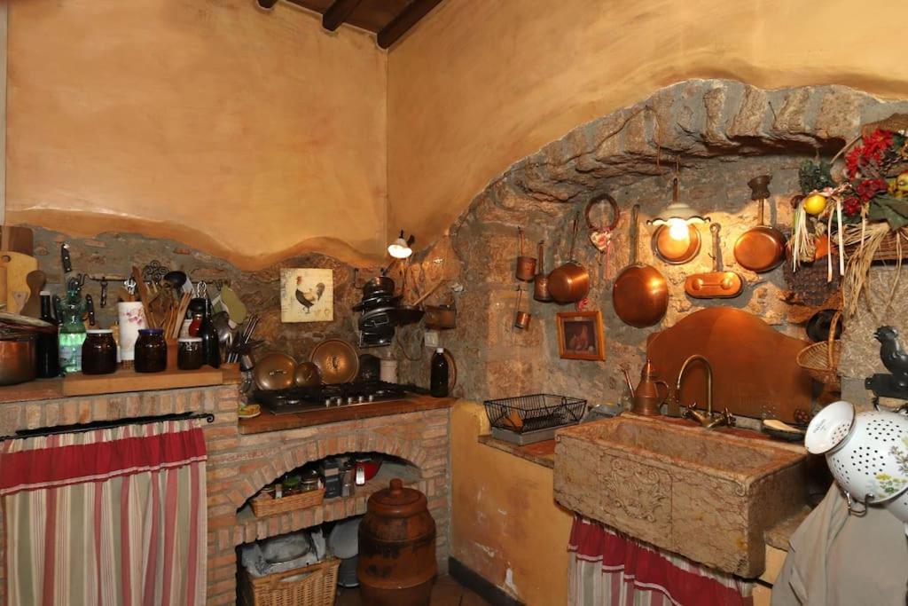 La Residenza Del Cardinale Villa Vaiano  ภายนอก รูปภาพ